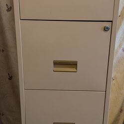 Filing Cabinet - 4 Drawers 