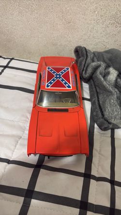 RARE 1981 GENERAL LEE JUMP CAR FROM DUKES OF HAZZARD/ ERTL 1:16 /13" TOY VEHICLE