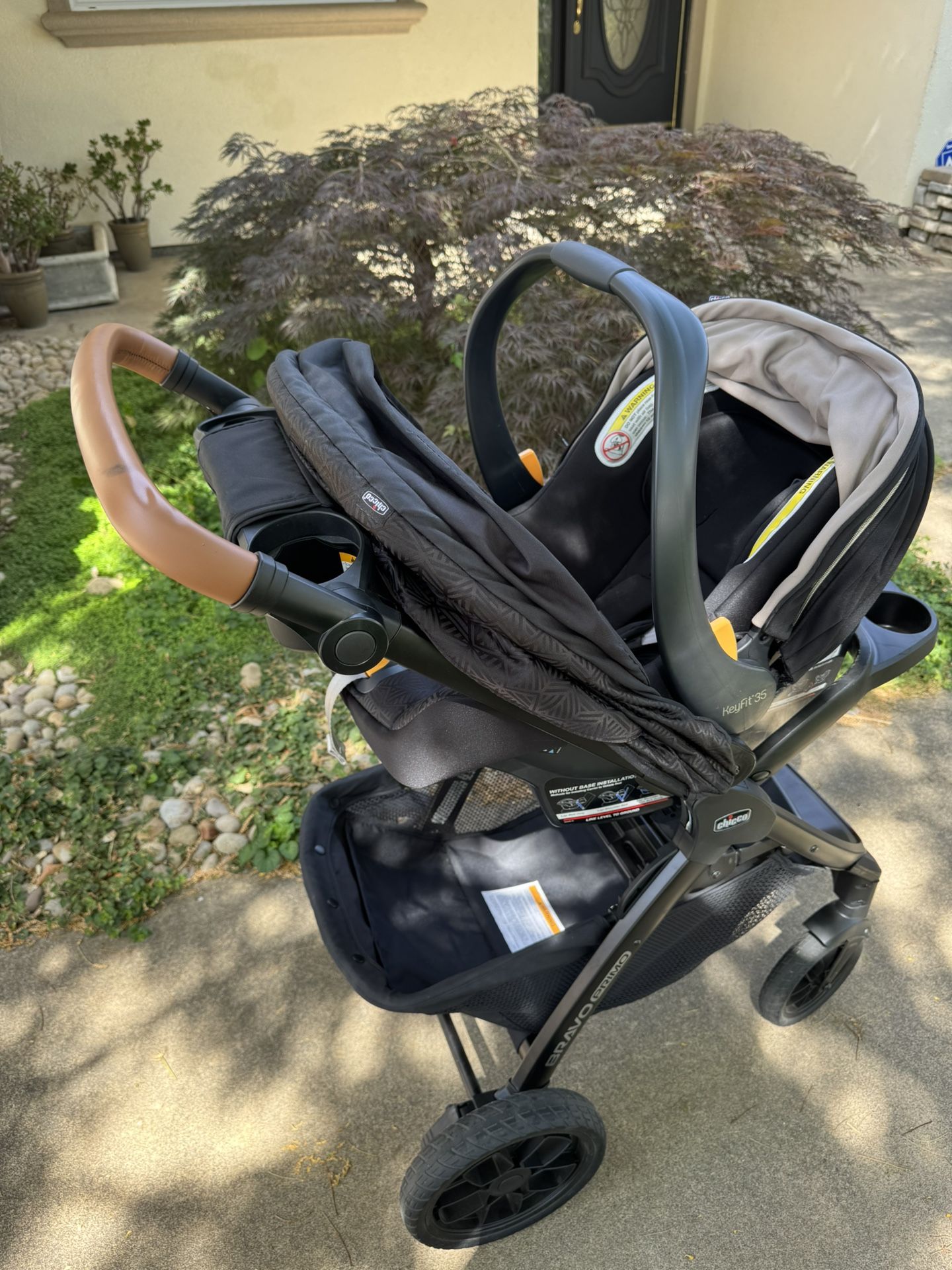 $400 OBO - Chicco Bravo Primo Trio Travel System