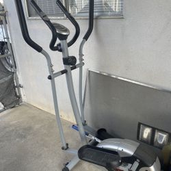 Elliptical Machine: Sunny Health & Fitness