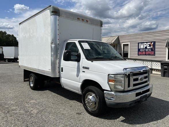 2015 Ford E-350 Cutaway