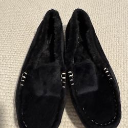 Womens Size 6-6.5 /youth Size 5 Koolaburra By Ugg Black Moccasin 