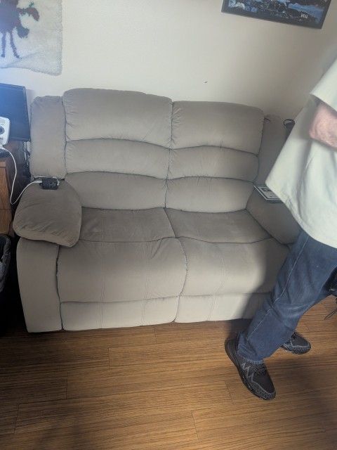 2 Seat Recliner Couch/Chair.   Like New.  Free.  