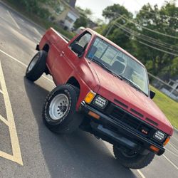 1986 Nissan d21 z24 · 4x4 con 8 bujias