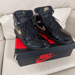 Nike Air Jordan 1 Retro High Black/ Metallic Gold Sz 8 555088-032 Fashion Shoes