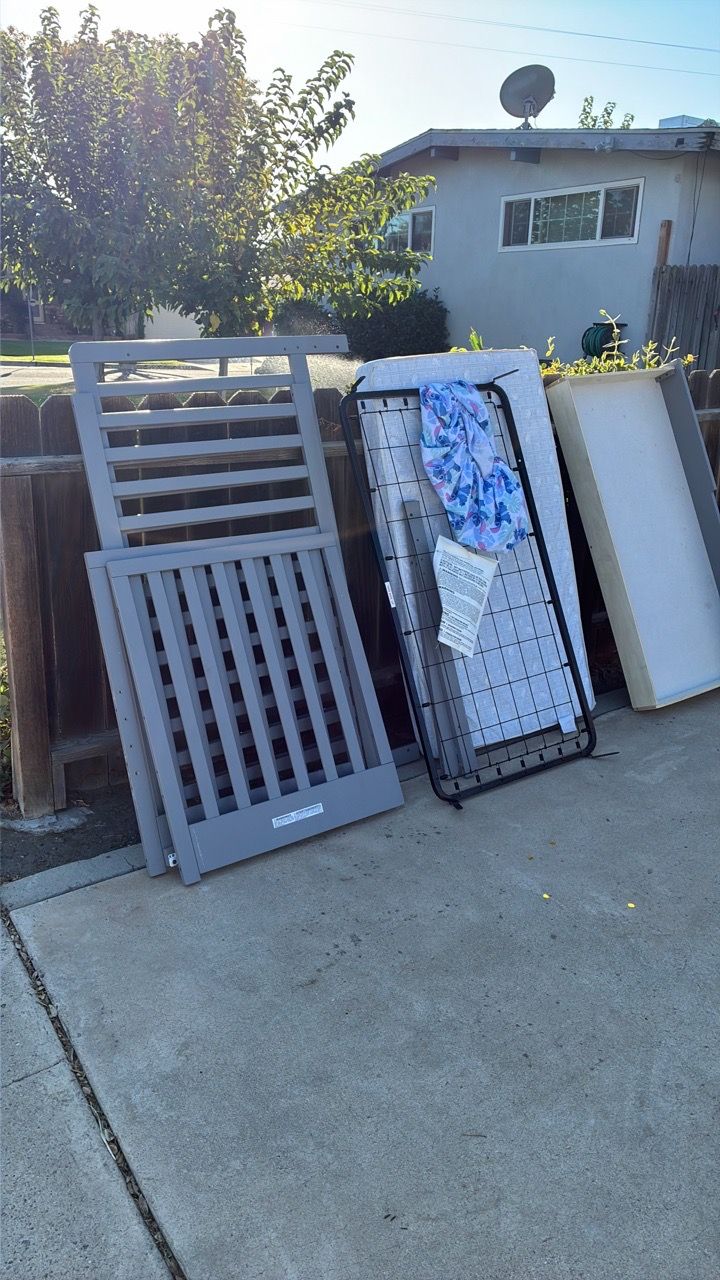 Beautiful baby crib for Sale in Bakersfield, CA - OfferUp