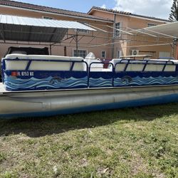 2009 22 Ft Pontoon 90 Hp Mercury 4 Stroke