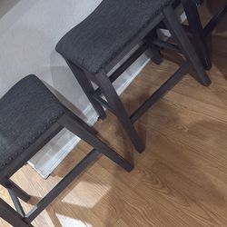 Satle backless barstools