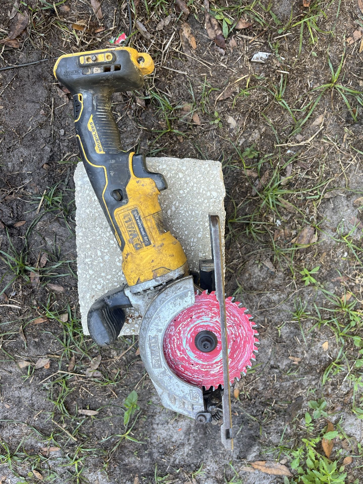 Dewalt Saw