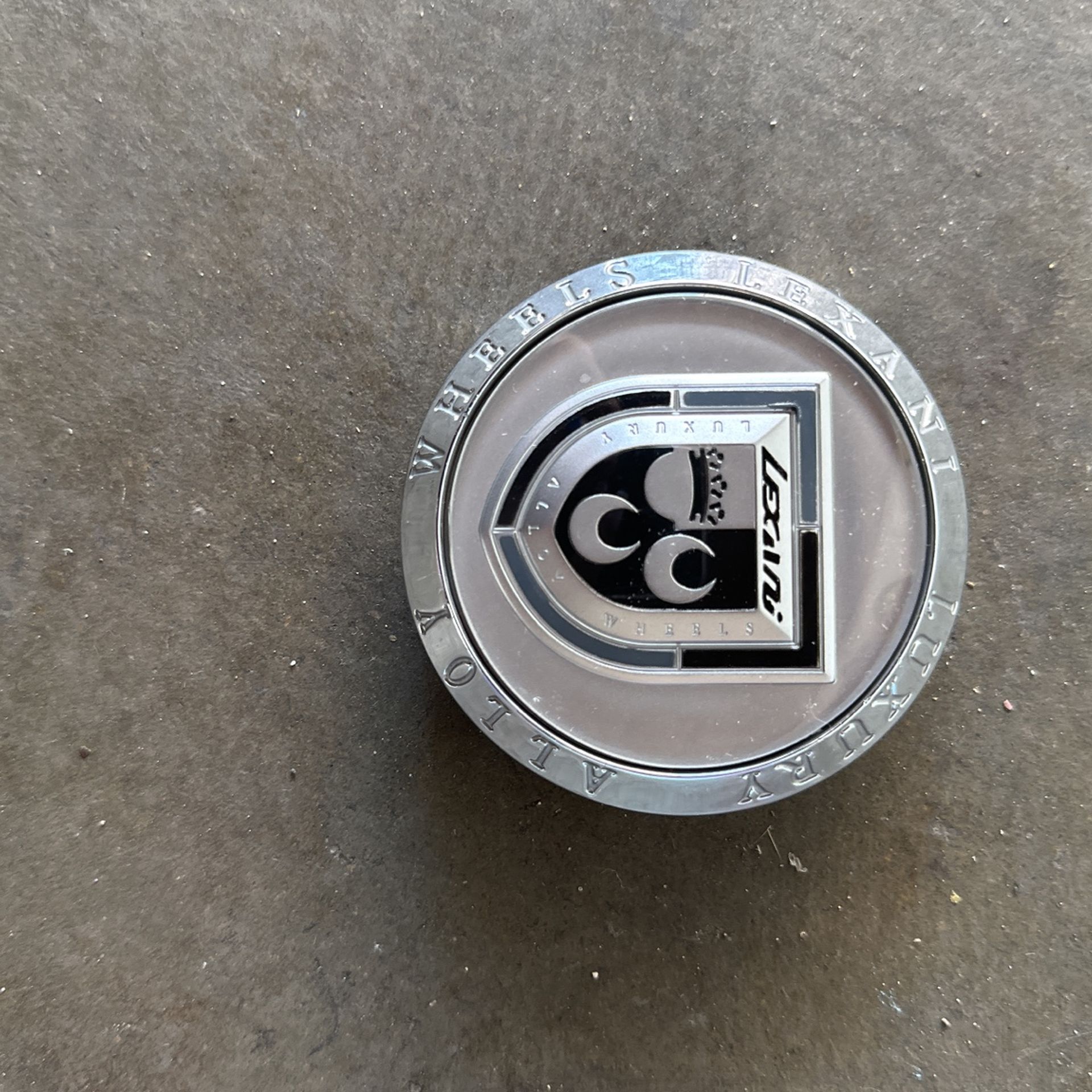 Lexani Center Caps