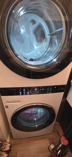 LG ThinQ washer/dryer laundry center White