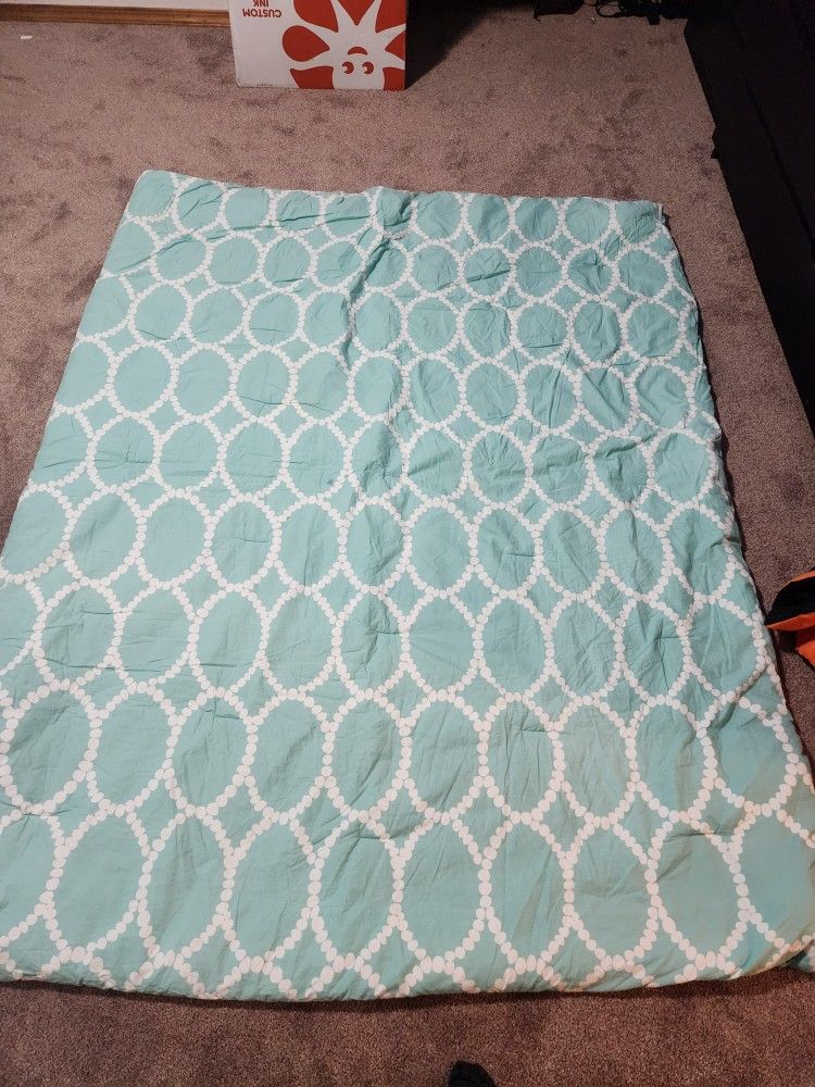 Twin Comforter 