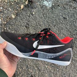 Nike Kobe 9 Basketball Shoes