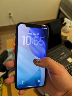Apple iPhone 11 Pro with Notch Display 512 GB