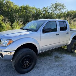 2010 NISSAN FRONTIER SE V6 4.0L *RWD* CREW CAB* CLEAN CARFAX *TRADES  *ONLY 146,000 MILES  WARRANTY INCLUDED  LOADED WITH OPTIONS  BANK FINANCING AVAI