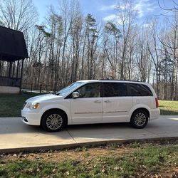 2015 Chrysler Town and Country Van