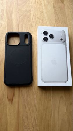 ZAGG black case - iPhone 17 Pro Max