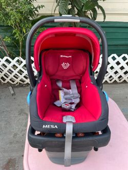 Car seat for Newborn ( uppababy )
