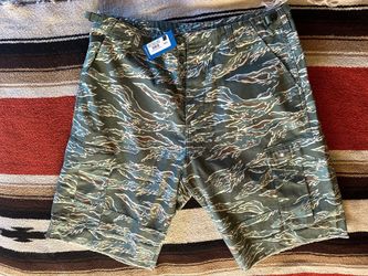 Undefeated Camo Shorts 36 New W/ Tags