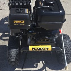DEWALT
4400 PSI 4.0 GPM Cold Water Gas Pressure Washer