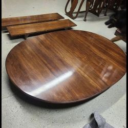 American Drew Cherry Table With Chairs