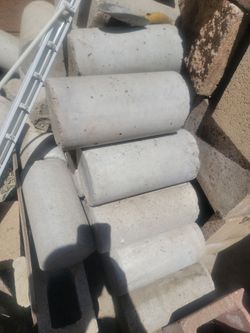 Round  cemet block free