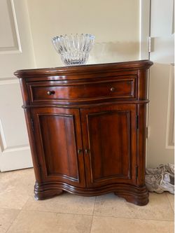 Entryway Cabinet - Perfect Condition