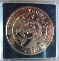  Trump For President / Hillary For Jail Collector's Coin
