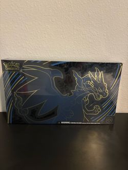 Pokemon Mega Charizard Ultra Premium Collection