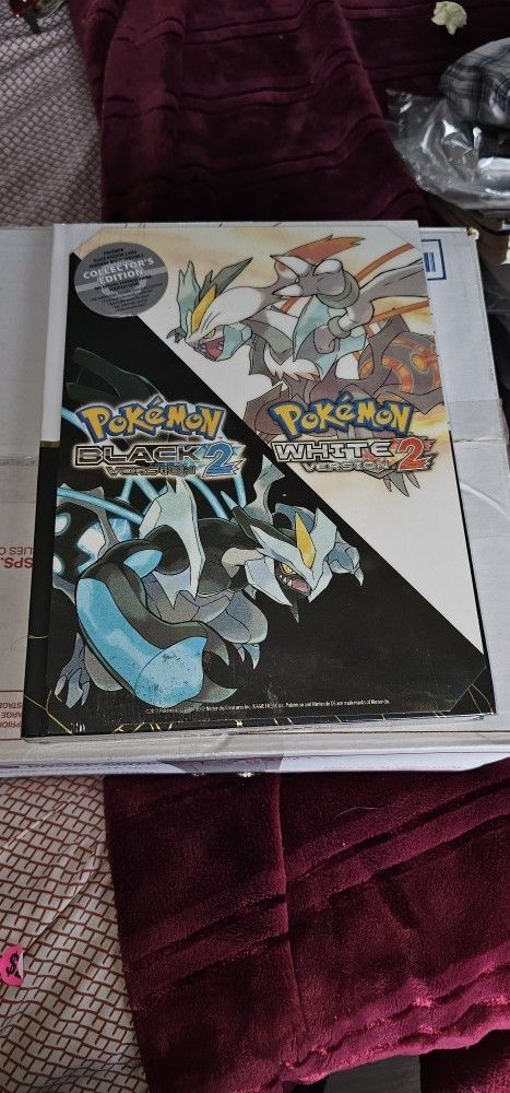 Pokemon Black & White Version 2 Collector's Edition Unova Strategy Guide Very Rare!