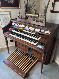 Wurlitzer Centura Organ