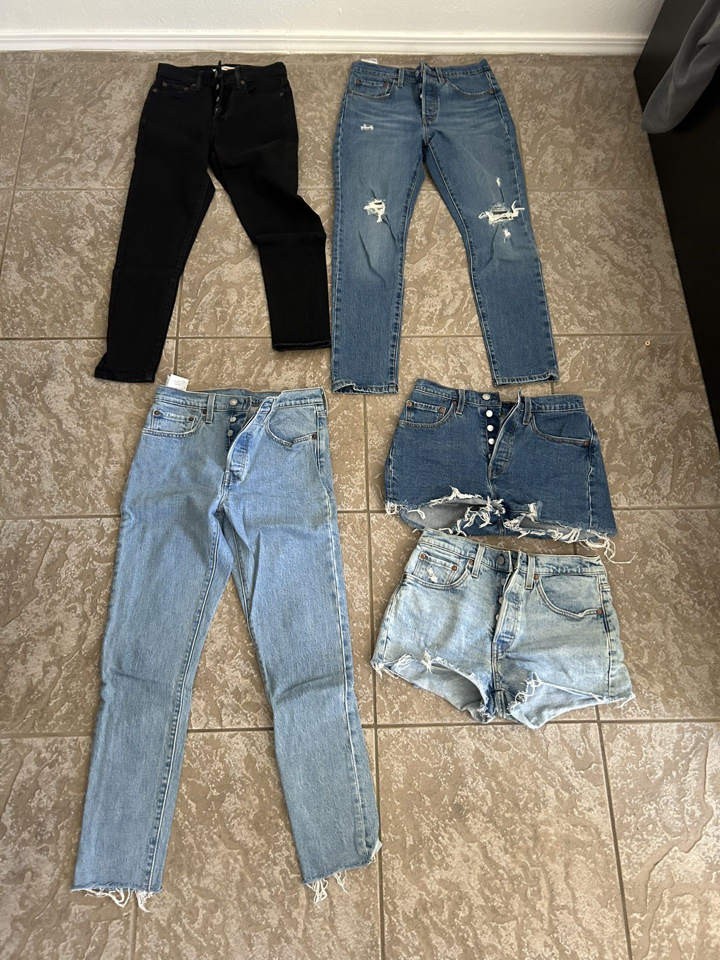 Women Levi Jeans 