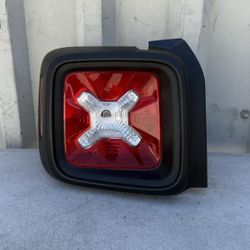 2015 2016 2017 2018 2019 2020 2021 2022 2023 Jeep Renegade Left Side Taillight 