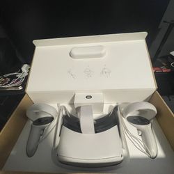 Meta Oculus Quest 2 256GB  VR Headset White