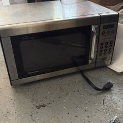 Free Microwave (needs Fixing)