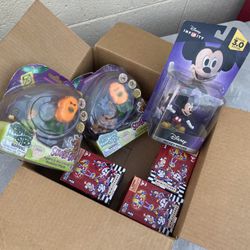 Toy Lot : Mickey Mouse Figurine / Scooby Doo Figurine / The Amazing Digital Circus 