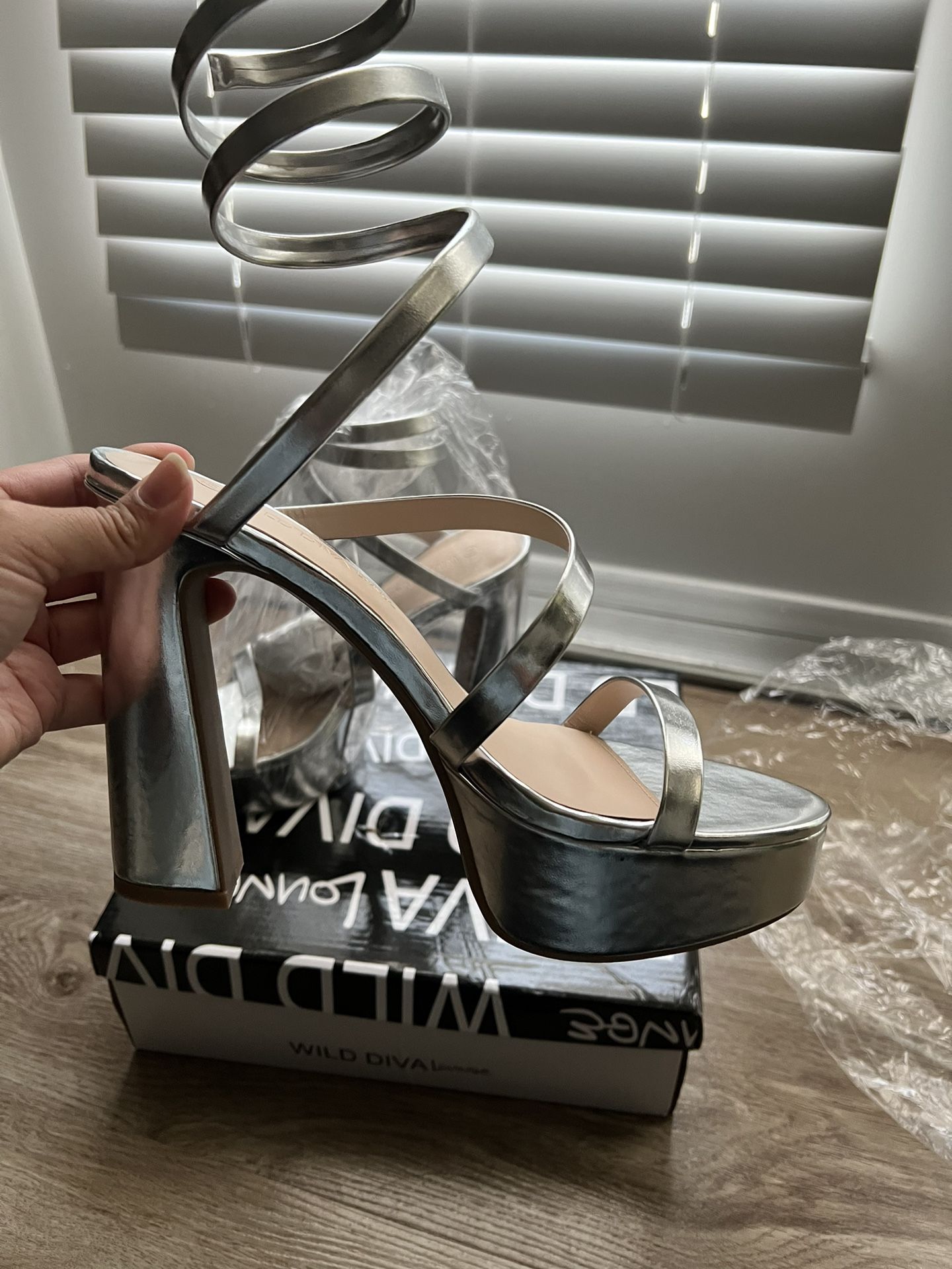 New Fashionnova Metallic Heels Size 7.5
