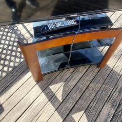 Tv Samsung Comes With Remote Control Class Table Great Condiction 