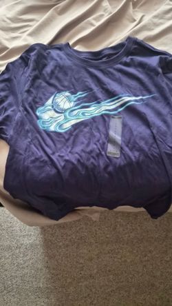 NIKE TEE SIZE LARGE