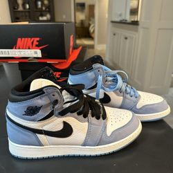 Air Jordan 1 Retro High University Blue