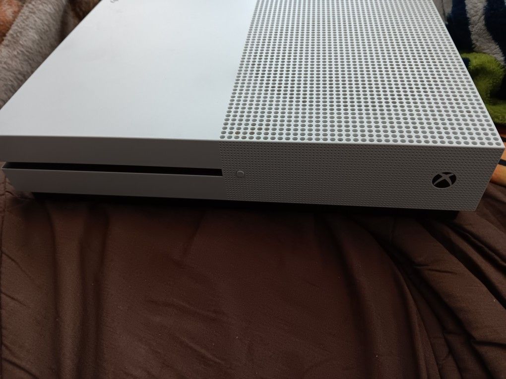 Xbox One S With Controller And 2 Games