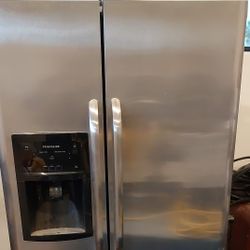 Frigidaire Refrigerator And Freezer $325