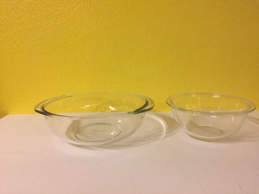 PYREX 322 and 324 Clear Mixing Bowls