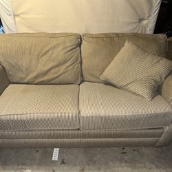 Pullout Couch/Sofa