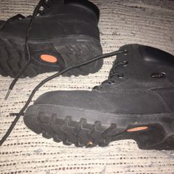 New LUGZ Leather suede boots very nice size 2 only $40 firm