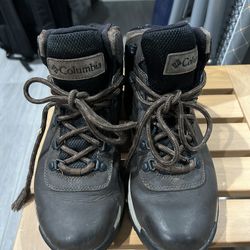 Columbia Women’s Omni-Grip Hiking Boots