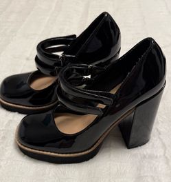 Steve Madden Mary Jane Platform Pumps Size 8