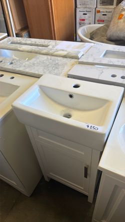 18 in vanity bathroom brand new $249