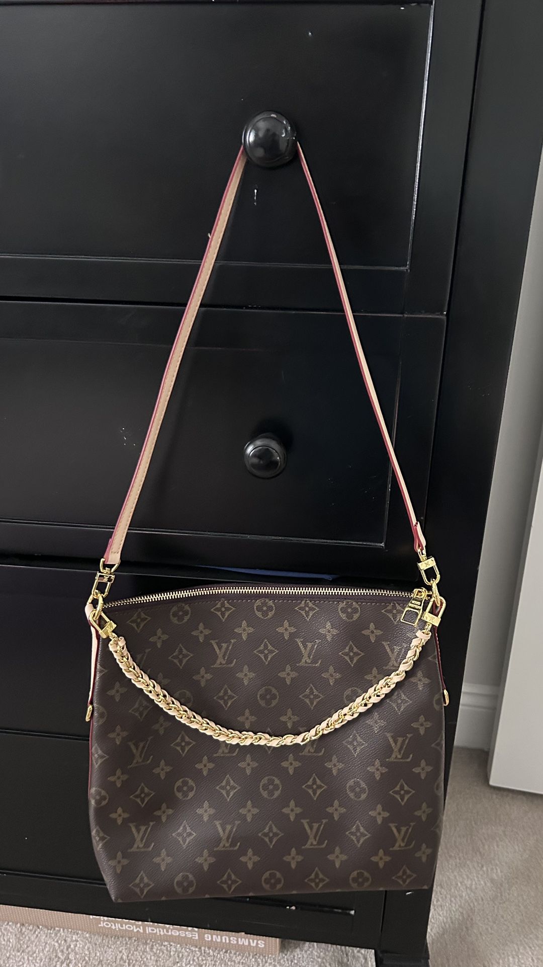 Louis vuttion purse
