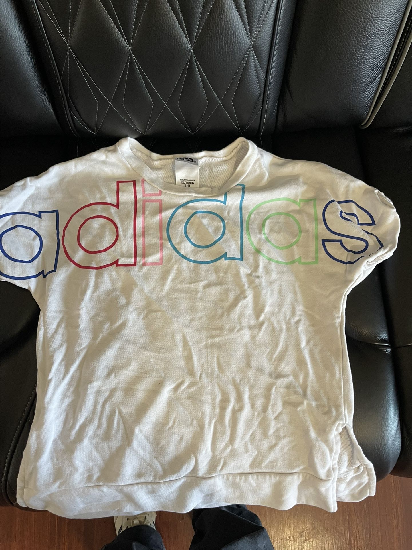Adidas T-shirt